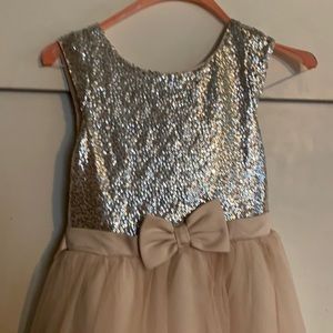 Zunie girls size 12 peach and sparkly silver